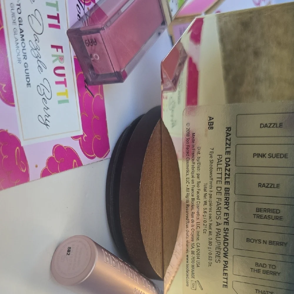 Too Faced Berry Sexy Makeup Set - Palette - Razzle Dazzle Berry - Flawed